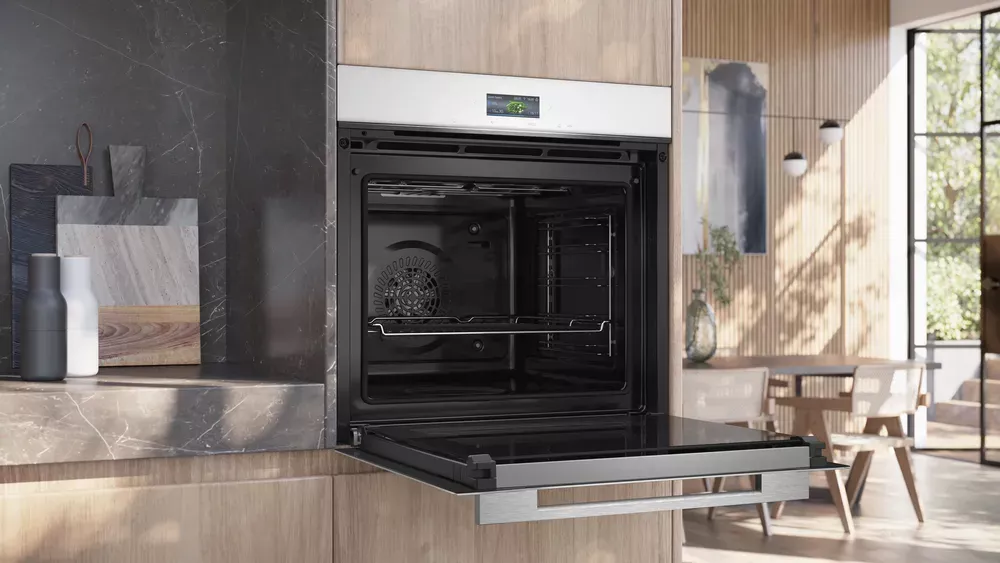 Siemens HB776G1W1 iQ700 Einbaubackofen, 60 cm breit, 71 L, Home Connect, coolStart, TFT-Full-Touchdisplay, weiß