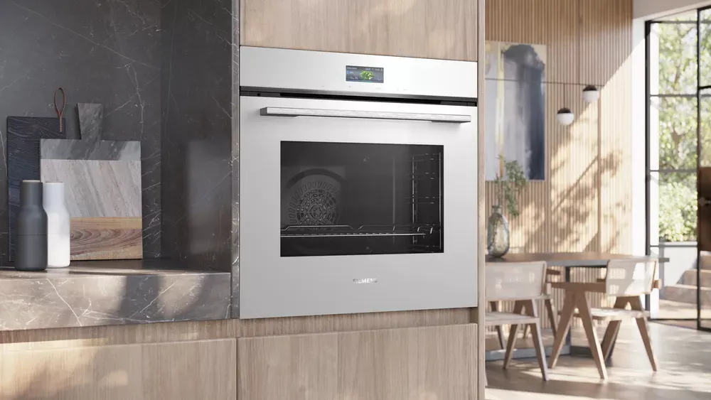 Siemens HB776G1W1 iQ700 Einbaubackofen, 60 cm breit, 71 L, Home Connect, coolStart, TFT-Full-Touchdisplay, weiß