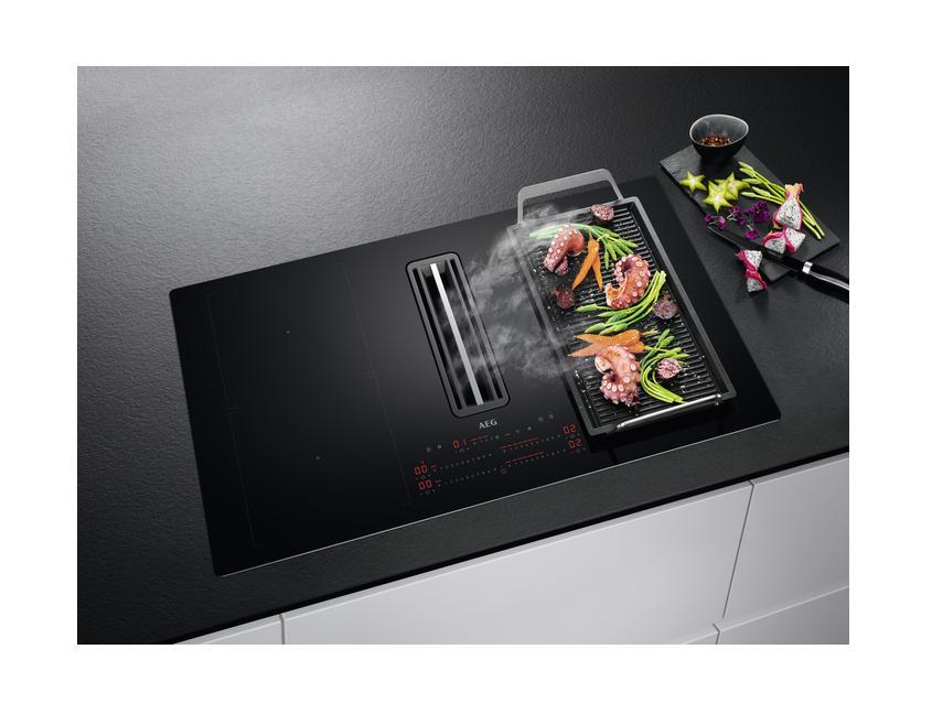 AEG CCE84751CB Induktion Kochfeld rahmenlos mit Dunstabzug 83 cm breit Umluftversion, EEK A+