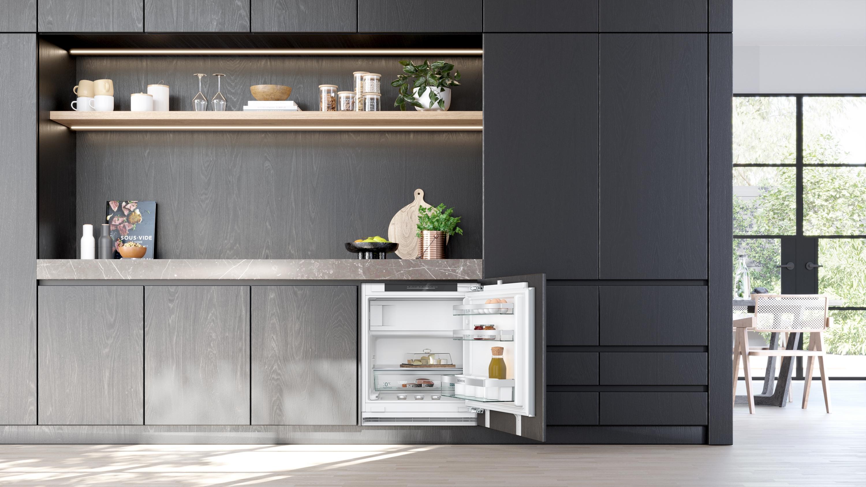 Siemens iQ500 KU22LADD0 Kühlschrank mit Gefrierfach vollintegrierter Einbau mit Flachscharnier 110 l D